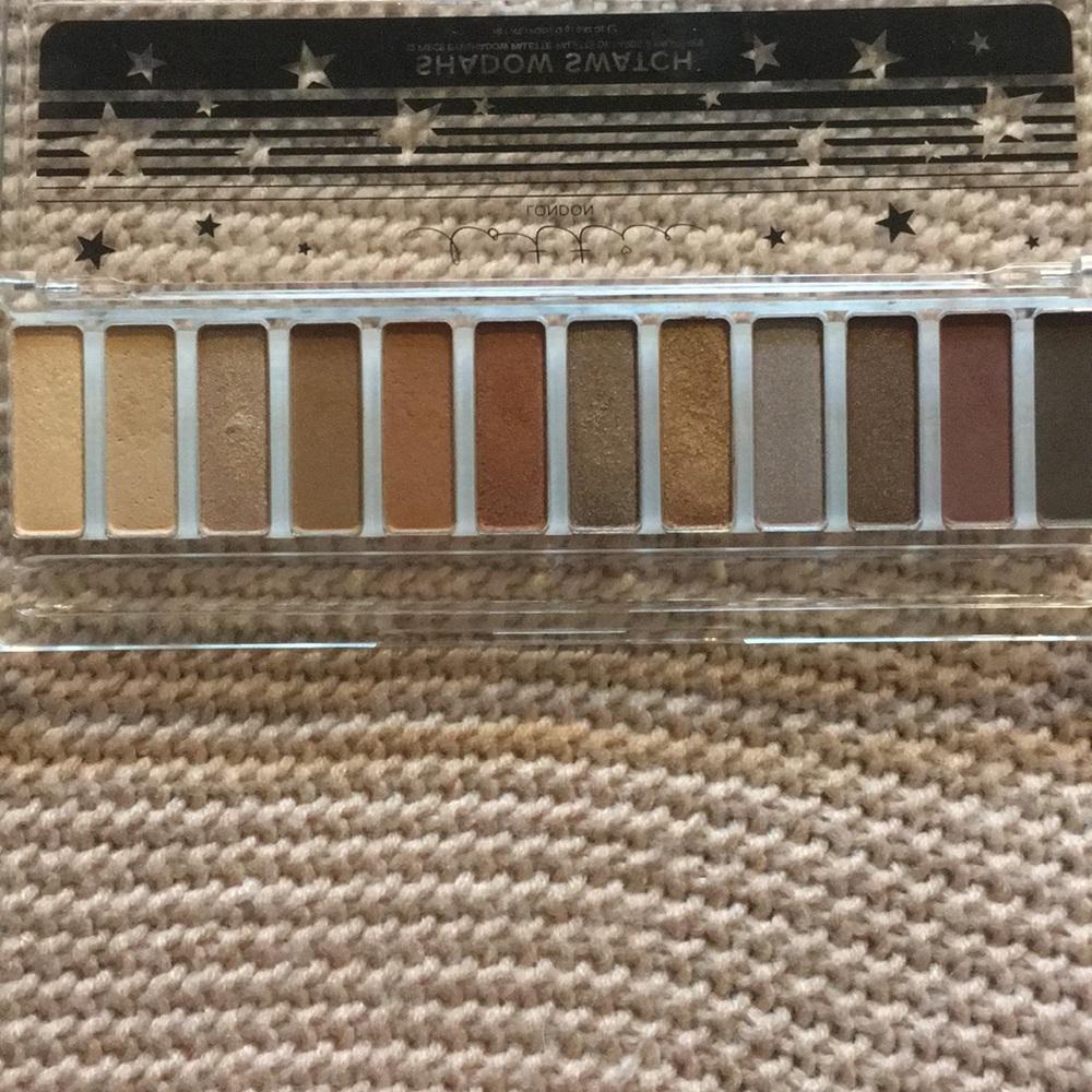 Makeup Bundle - Picture 4 of 4